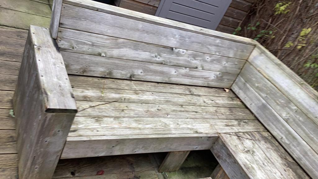 Loungebank met twee houten tafels, Ophalen, Gebruikt, Hout