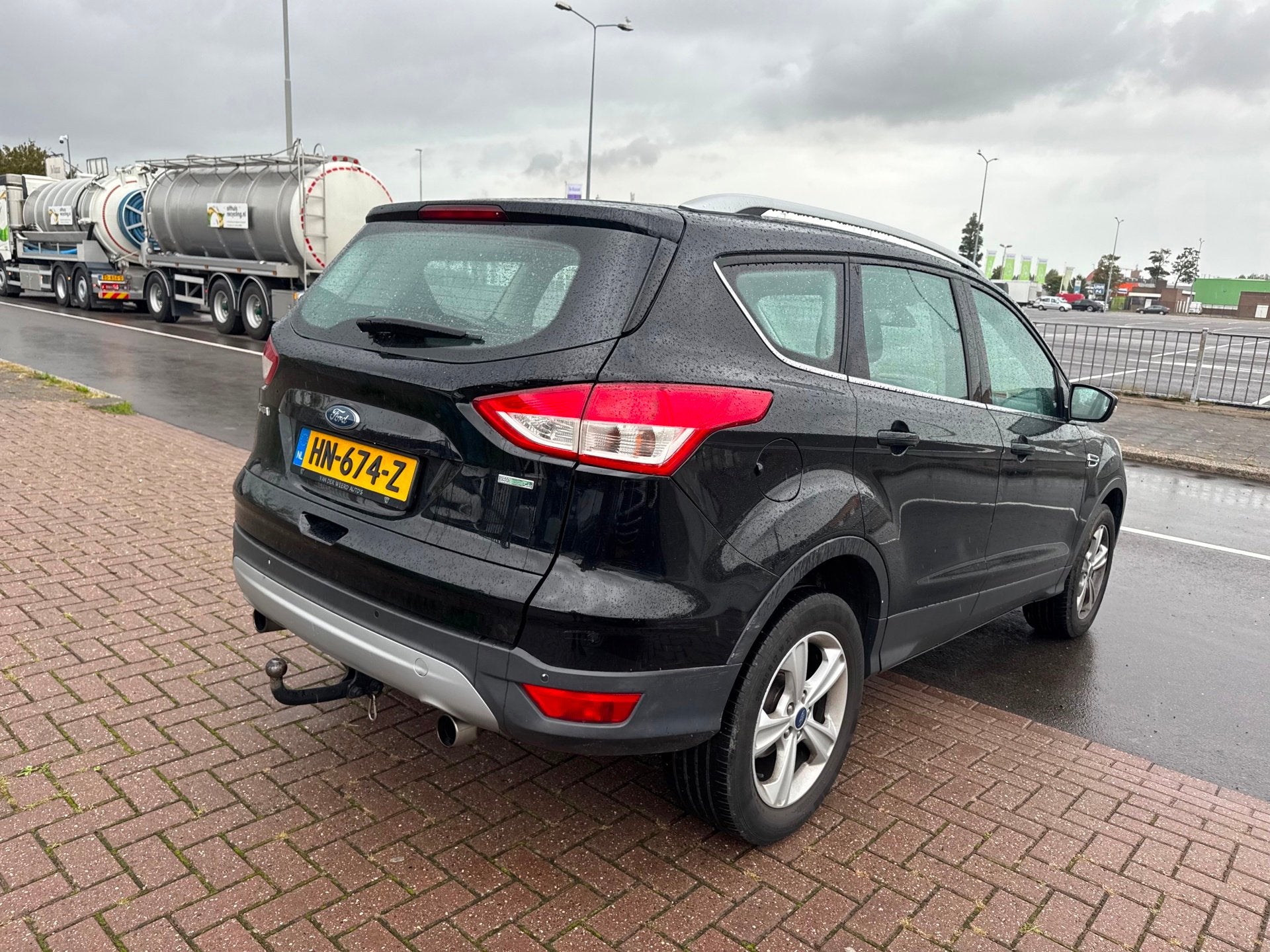 Ford Kuga 1.5 Trend NAVI/CLIMA NEW MODEL EURO 6, Auto's, Euro 6, 4 cilinders, Zwart, Origineel Nederlands