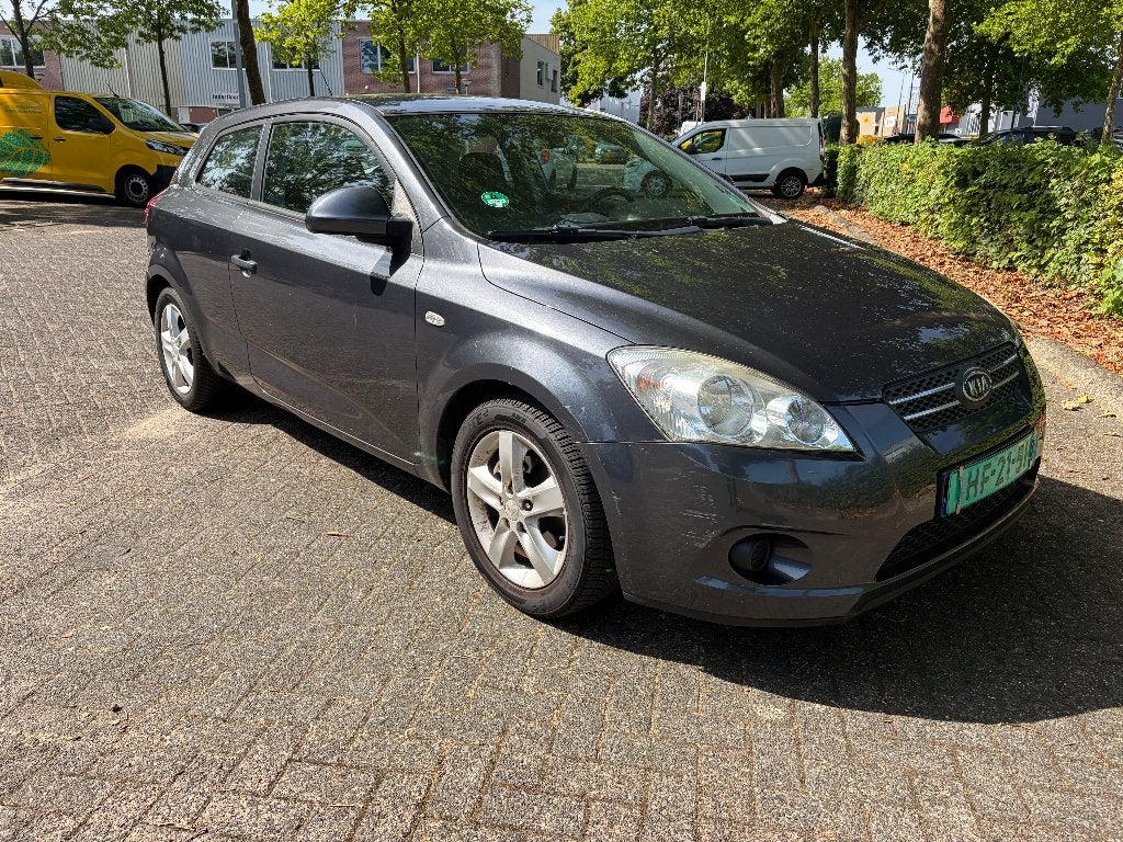 Kia (Pro) Cee d 1.6 2009 Grijs, Auto's, Kia, Bedrijf, (Pro) Cee d, ABS, Airconditioning, Automatische klimaatregeling, Bluetooth