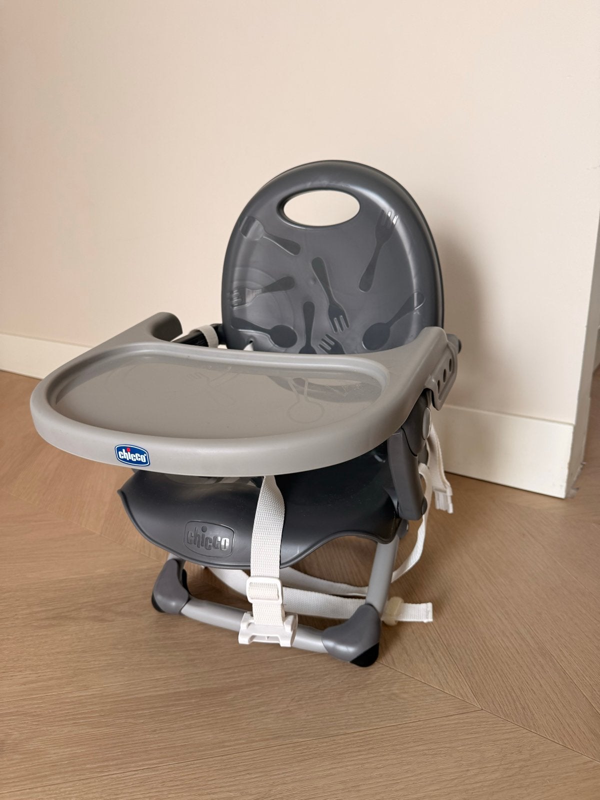 Chicco Pocket Snack Stoelverhoger - Grijs, Kinderen en Baby's, Kinderstoelen, Ophalen, Gebruikt, Overige typen, Afneembaar eetblad