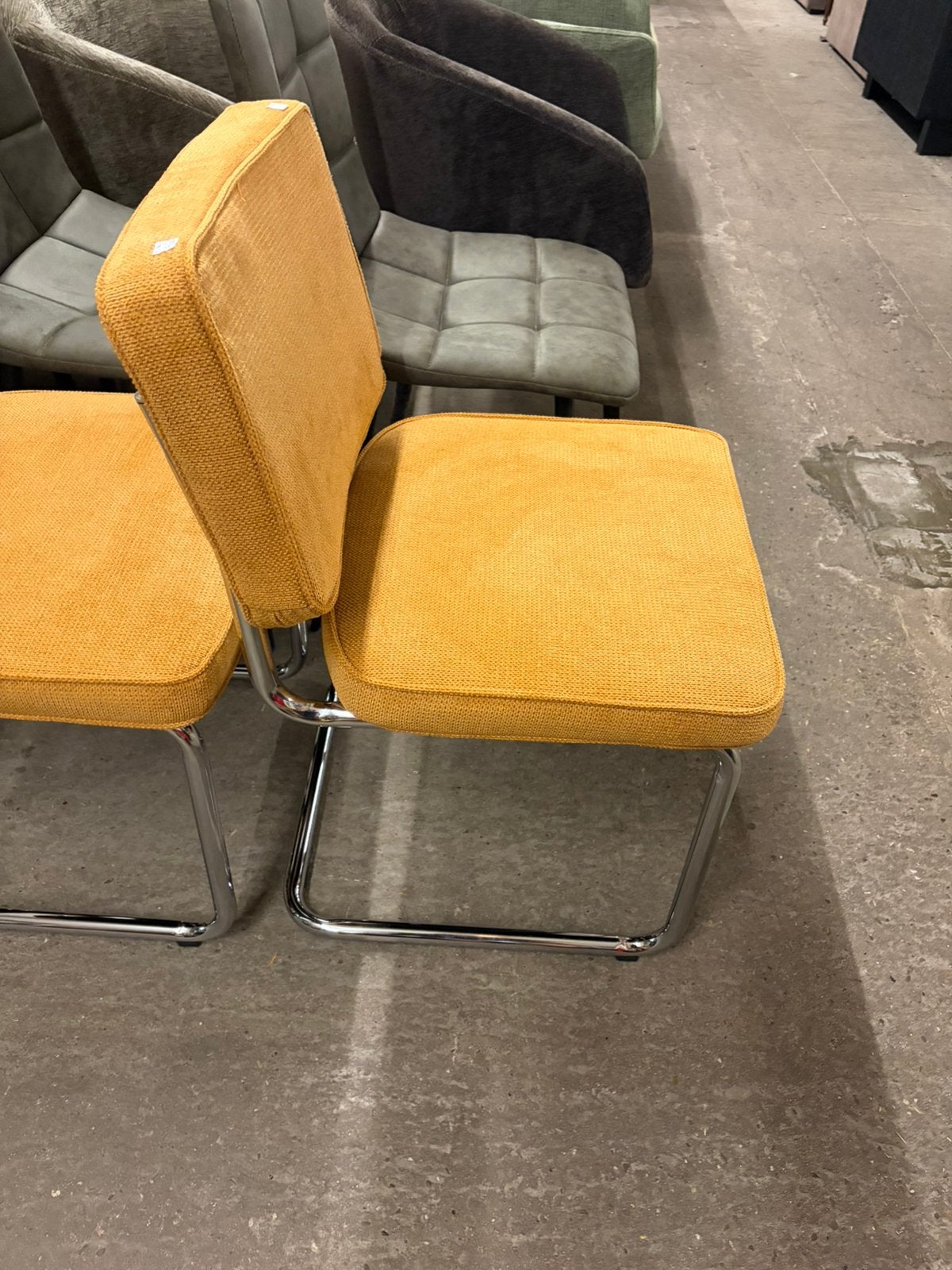 4 Okergele ribstof eetkamerstoelen - Nieuw!, ., Wit, Ophalen of Verzenden, .
