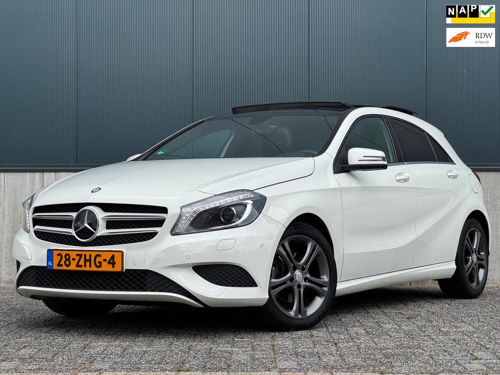 Mercedes-Benz A-klasse 180 Ambition|PANO|6BAK|LEDER|NAVI|XEN, Gebruikt, Euro 6, 4 cilinders, 685 kg