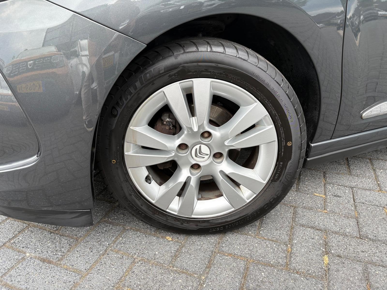 Citroen DS3 1.2 PureTech So Chic | PDC | Navi | Airco | Crui, Auto's, Voorwielaandrijving, Euro 5, Stof, Gebruikt