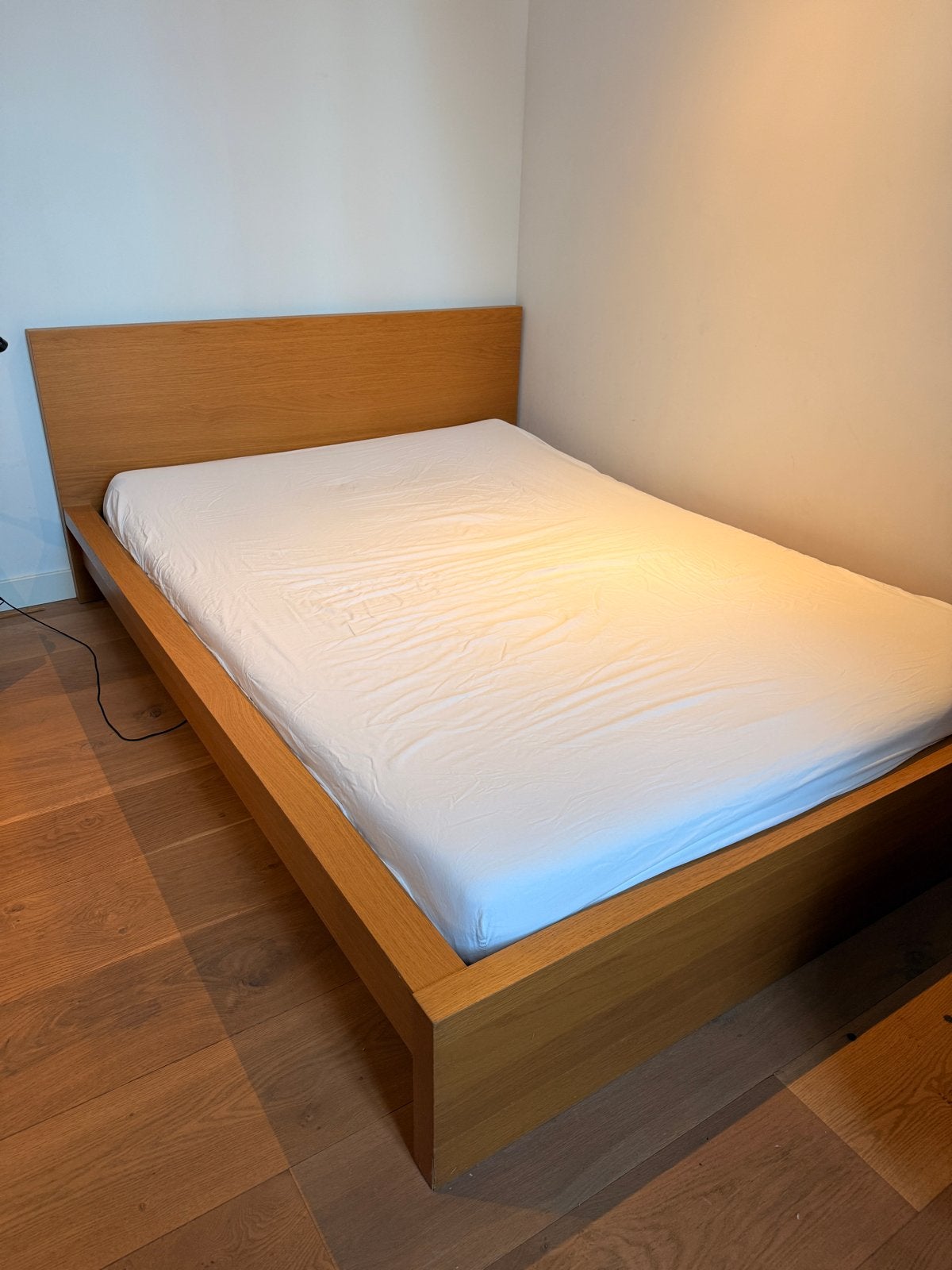 Houten tweepersoonsbed met lattenbodem, Ophalen, Bruin, Eikenhout fineer, Tweepersoons