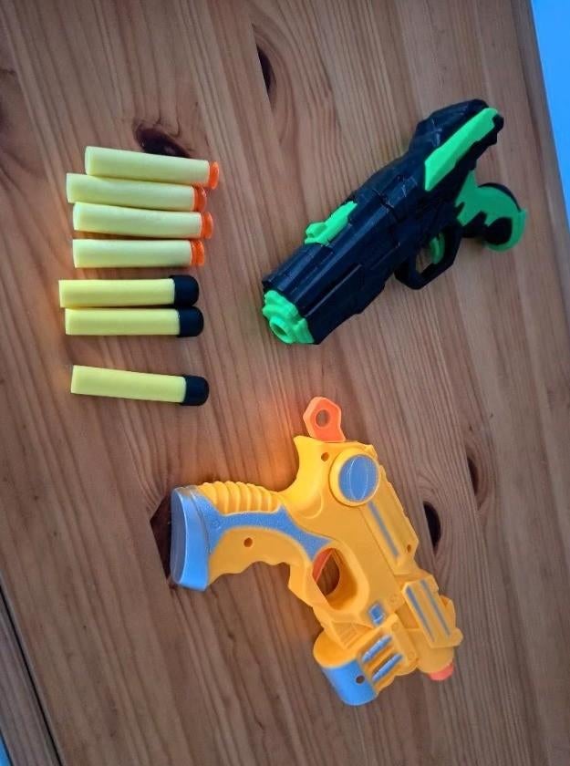 Verschillende foam dart blasters inclusief darts, Ophalen of Verzenden, Zo goed als nieuw