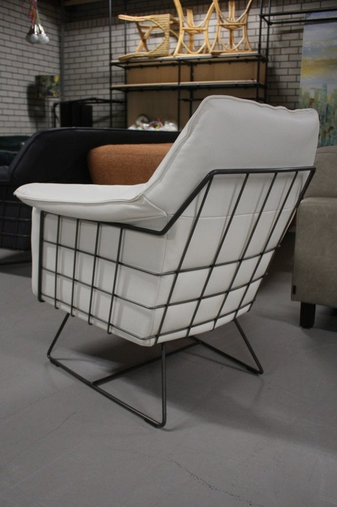 Fauteuil RAZ Jess Design metaal leer wit industrieel modern, Ophalen, 75 tot 100 cm, Zo goed als nieuw, 75 tot 100 cm