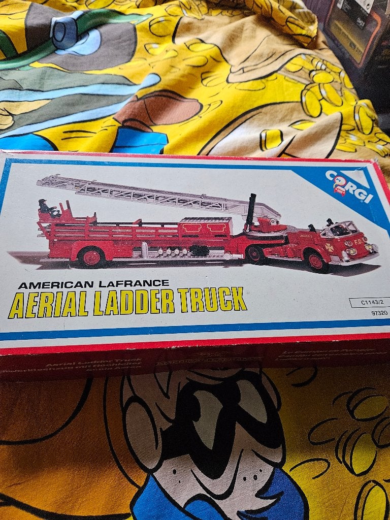 Corgi american Lafrance aerial ladder truck, Ophalen of Verzenden, Nieuw, Bus of Vrachtwagen, Corgi