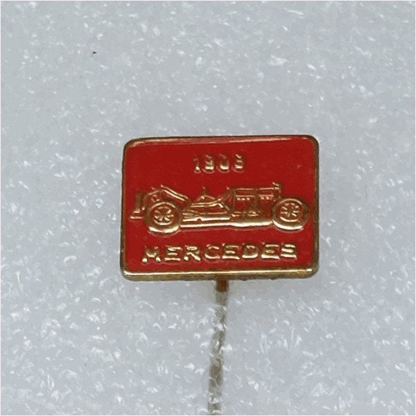 SP0783 Speldje 1908 Mercedes rood, Ophalen of Verzenden, Gebruikt
