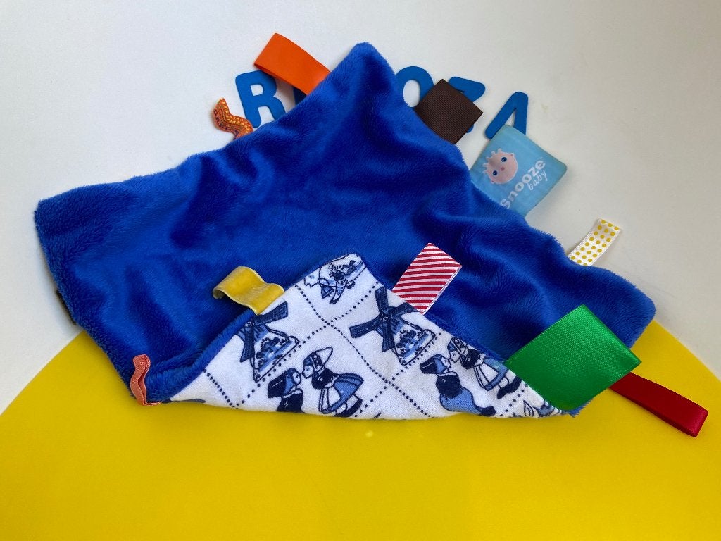 K2336 snoozebaby snooze baby doekje delftsblauw, Ophalen of Verzenden, Zo goed als nieuw, Overige typen