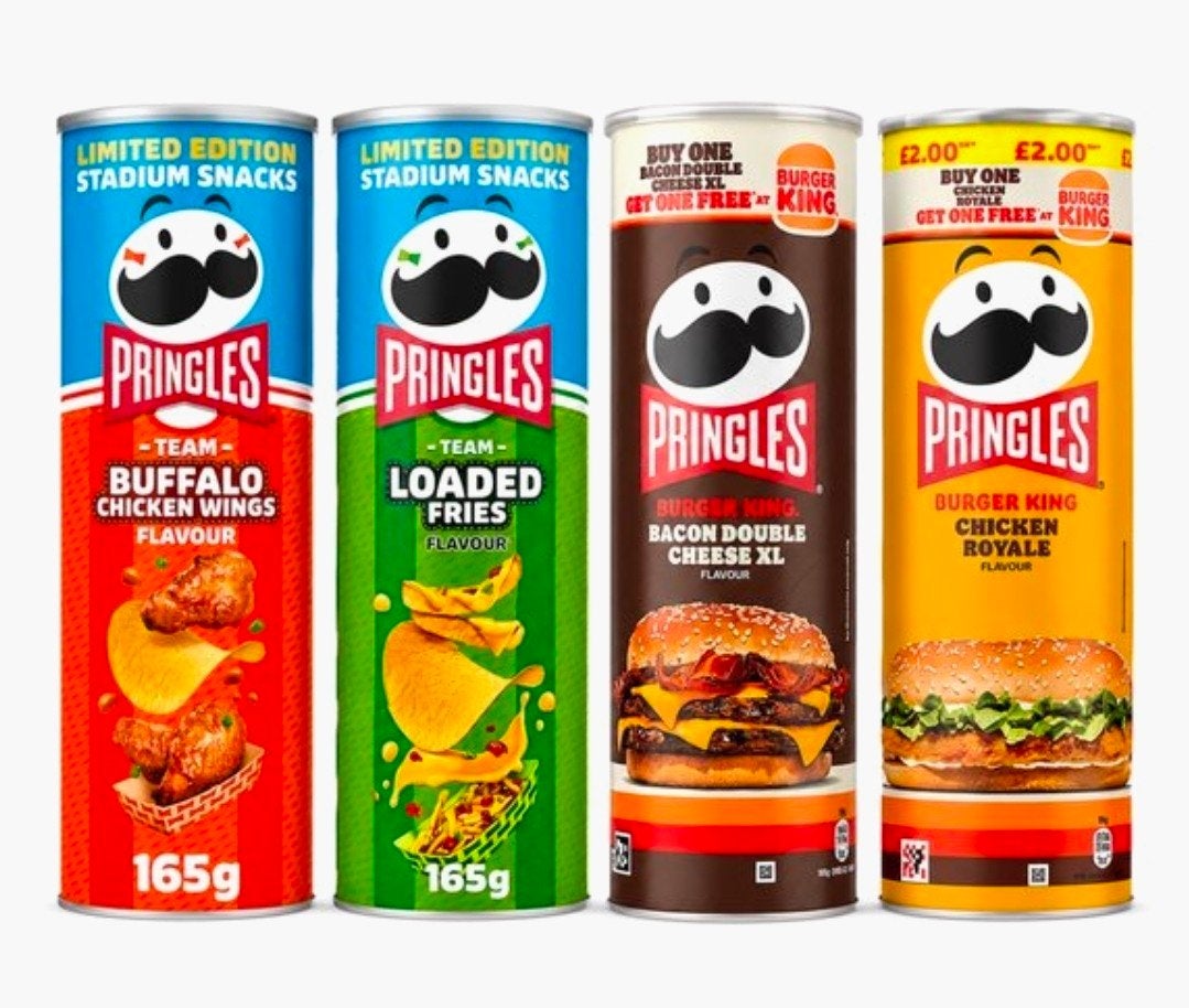 Opzoek naar lege Pringles bussen, Ophalen