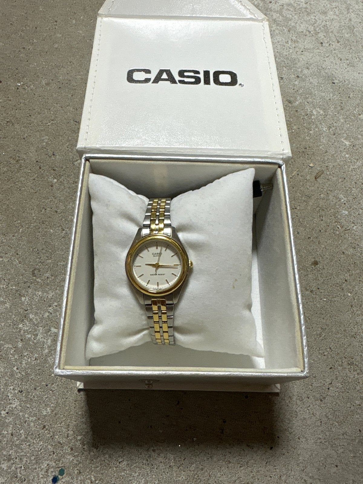 Casio Polshorloge Goud/Zilverkleurig - Zo goed als nieuw, Overige merken, Staal, Polshorloge, Ophalen of Verzenden