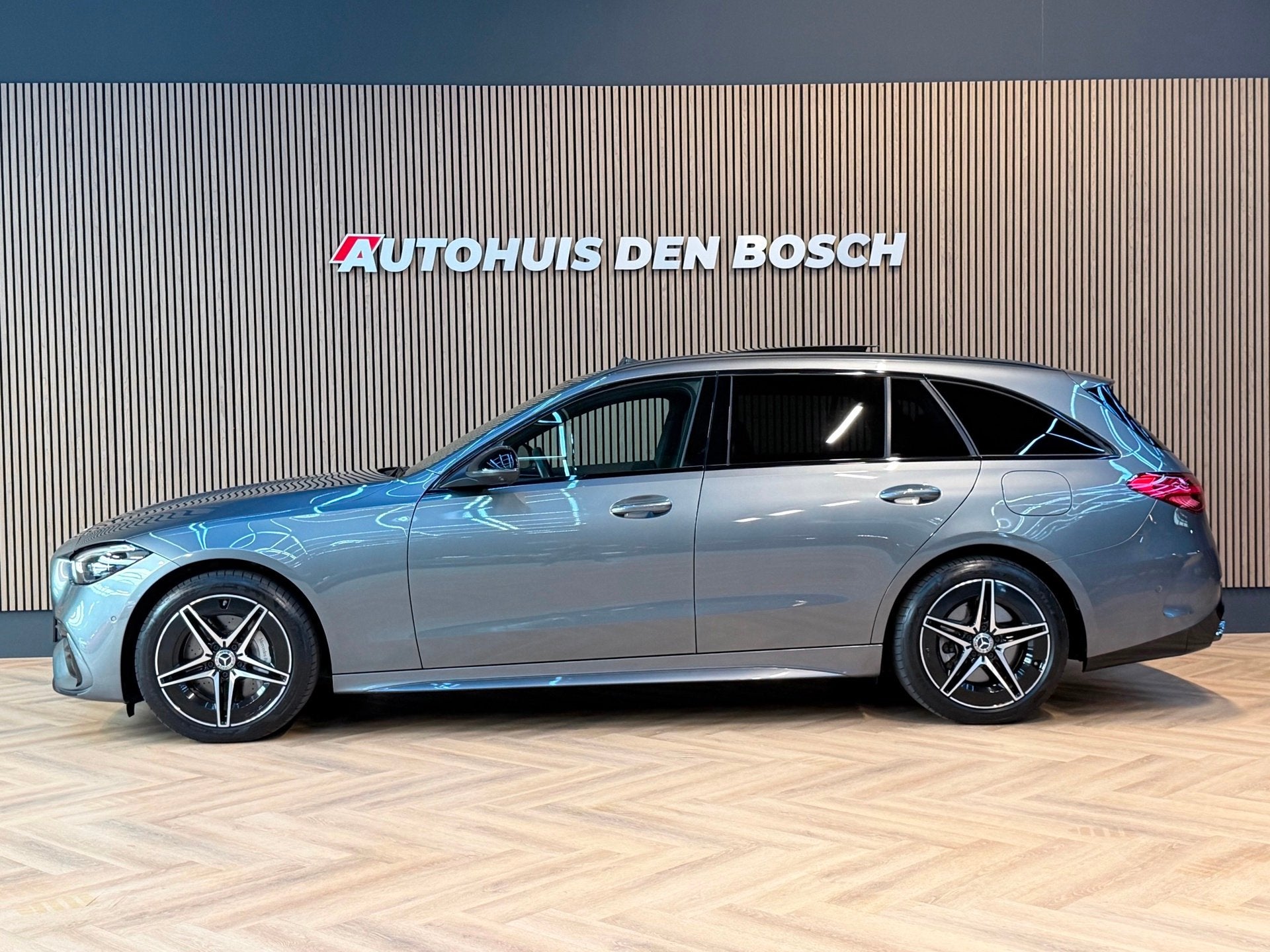 Mercedes-Benz C-klasse Estate 300 e AMG Line 313PK - Pano, Auto's, Automaat, Dealer onderhouden, Achterwielaandrijving, 4 cilinders