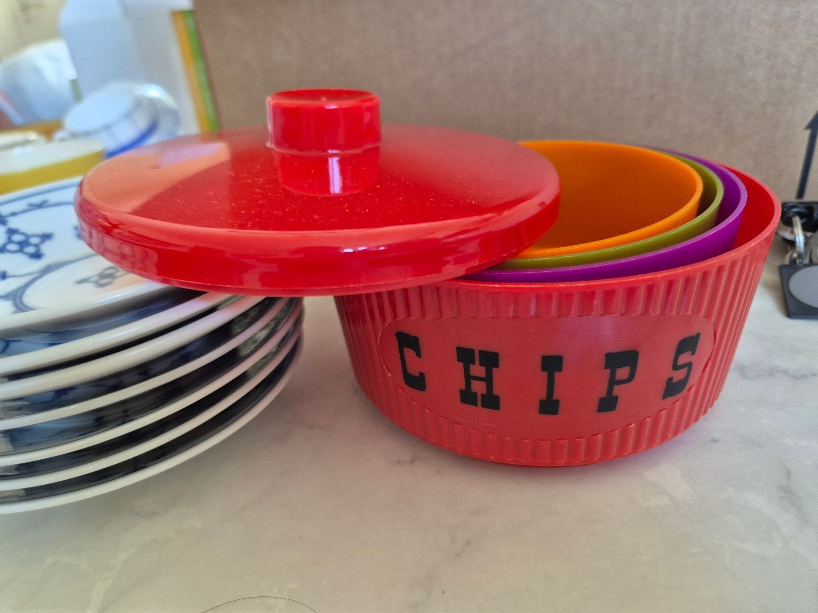 Vintage 'Chips' schaal met deksel en 4 gekleurde bakjes, Kunststof, Ophalen of Verzenden, Meerkleurig, Overige merken