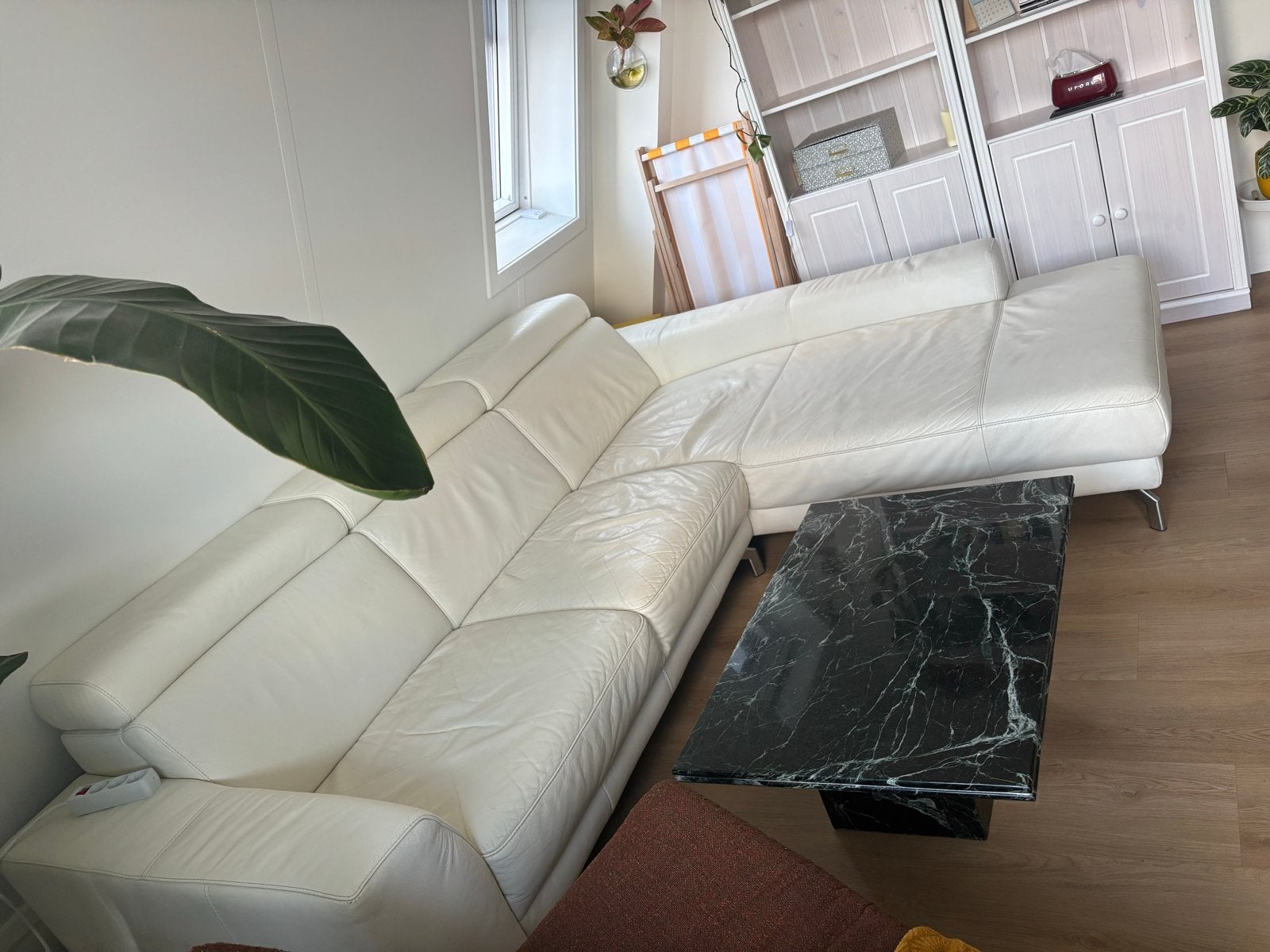 Foto 6 van Leren Hoekbank Wit - Ruim en Comfortabel