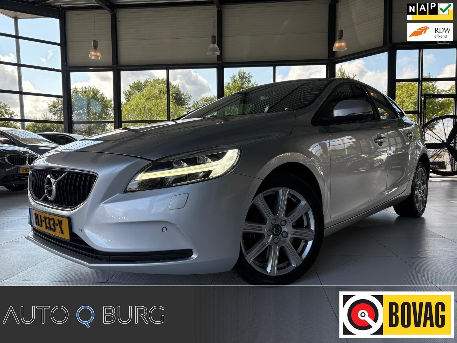 Volvo V40 1.5 T2 Nordic+ | Stoelverwarming | Navi | LED | PD, Euro 6, 4 cilinders, 700 kg, Leder en Stof
