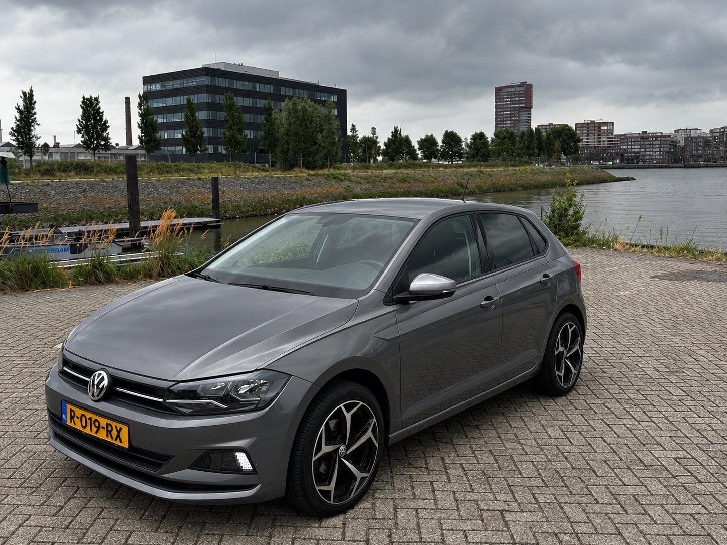 Volkswagen Polo 1.0 TSI 95pk 7-DSG 2020 Grijs, Auto's, 95 pk, 49 €/maand, 14 km/l, Particulier