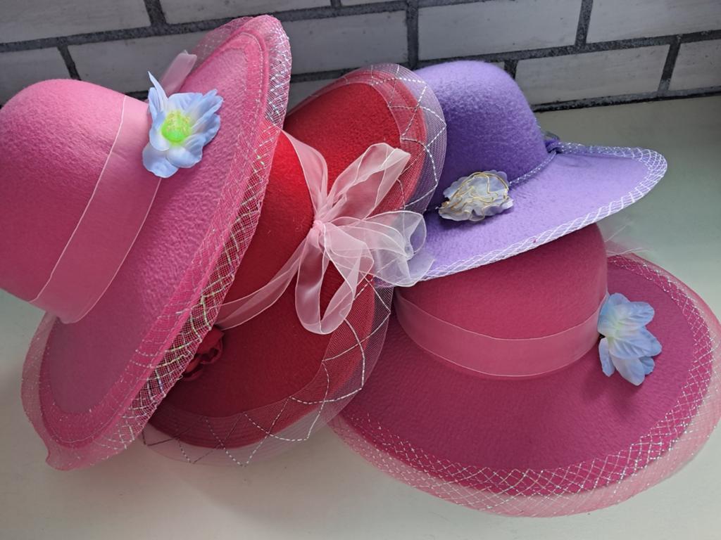 4 dames 🩷❤️💜 hoeden, Ophalen of Verzenden, Zo goed als nieuw, One size fits all