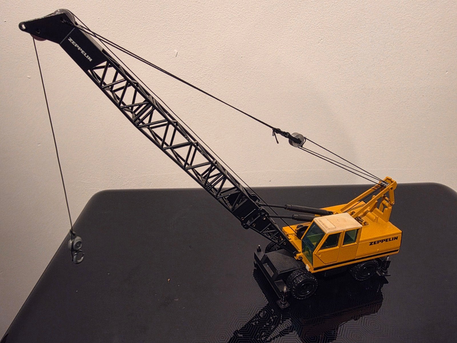 Conrad 1:50 Sennebogen Zeppelin draadkraan, Hobby en Vrije tijd, Ophalen of Verzenden, Zo goed als nieuw, Hijskraan, Tractor of Landbouw