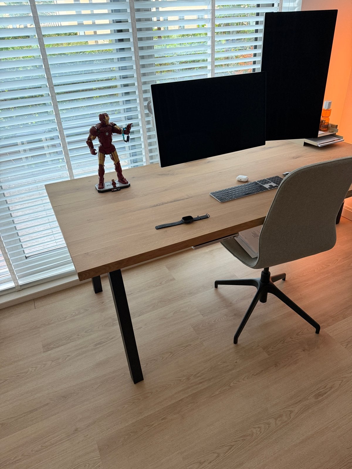 Massief eikenhouten bureau/eettafel met zwarte stalen poten, Ophalen, Hout, Bruin, Zo goed als nieuw