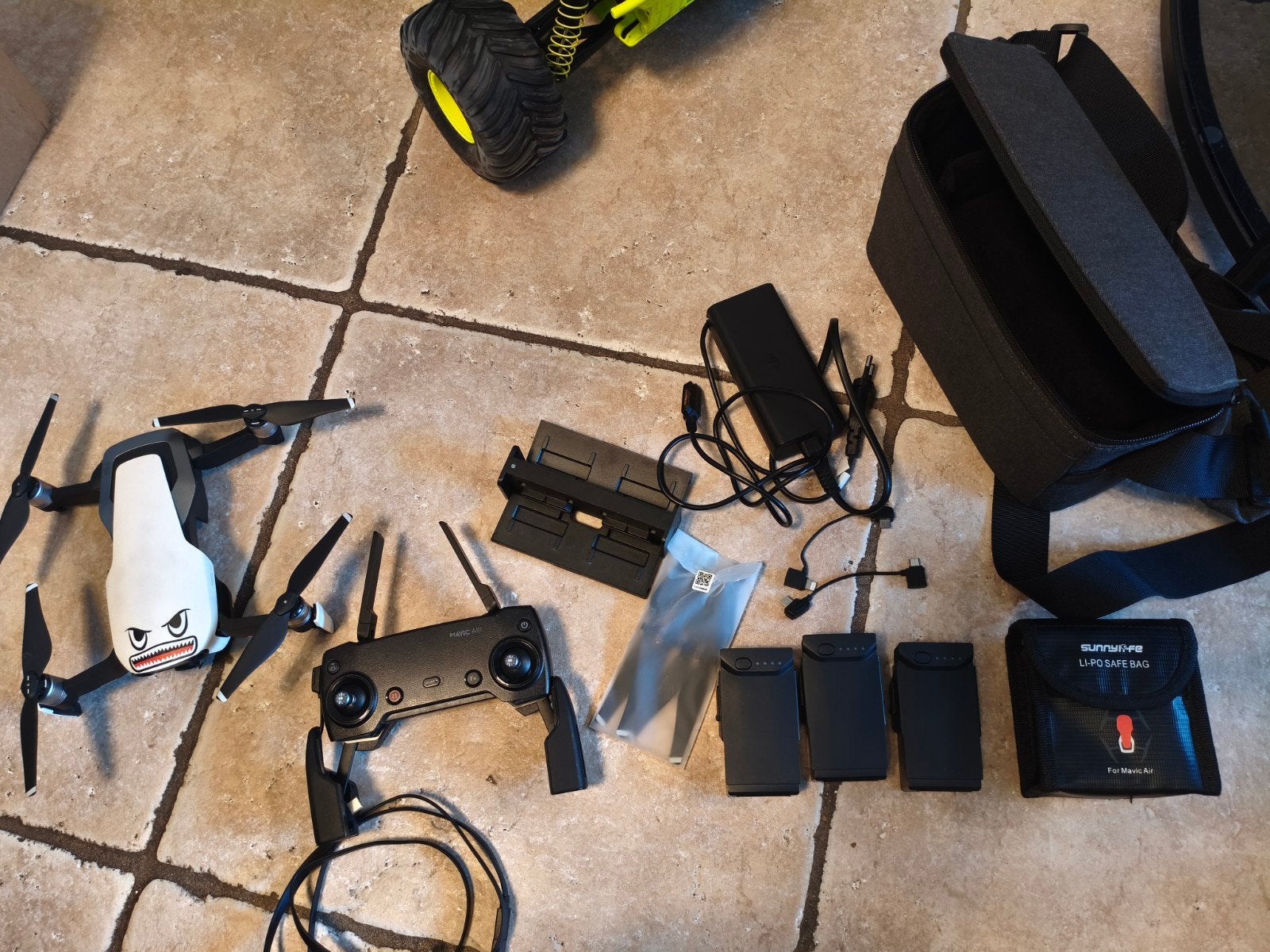 DJI Mavic Air Fly More Combo - Complete Drone Set, 250 tot 900 gram, Cameradrone, Ophalen of Verzenden, Zo goed als nieuw