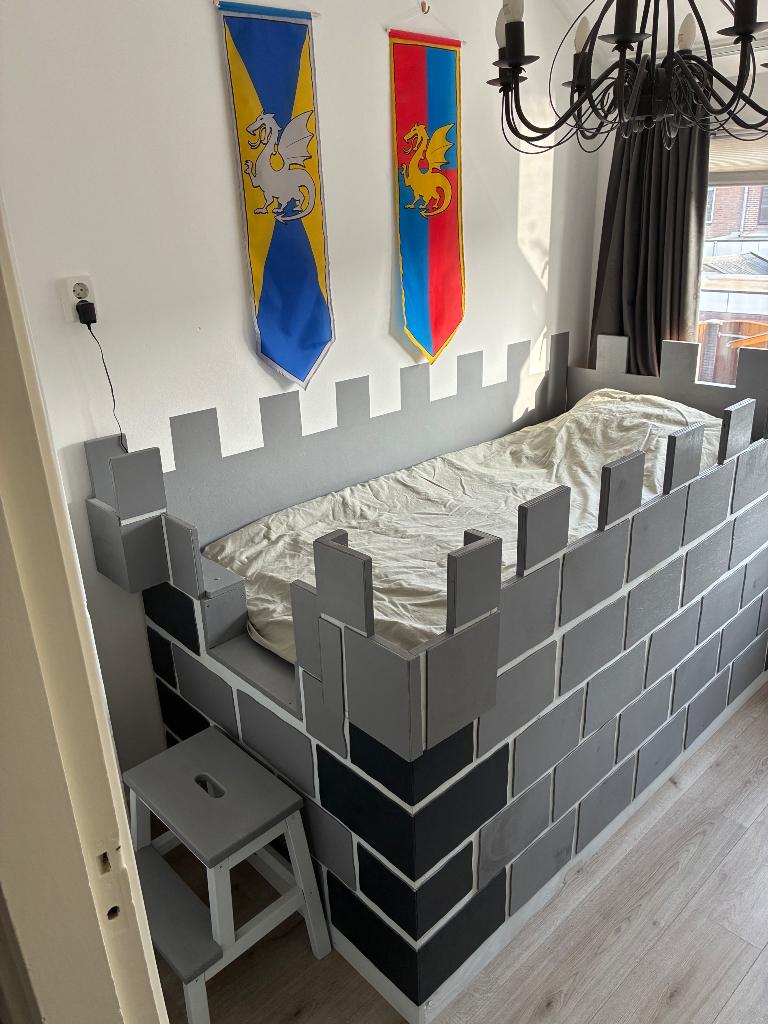 Kasteel bed, Kinderen en Baby's, Kinderkamer | Bedden, 85 tot 100 cm, Zo goed als nieuw, 180 cm of meer, Ophalen