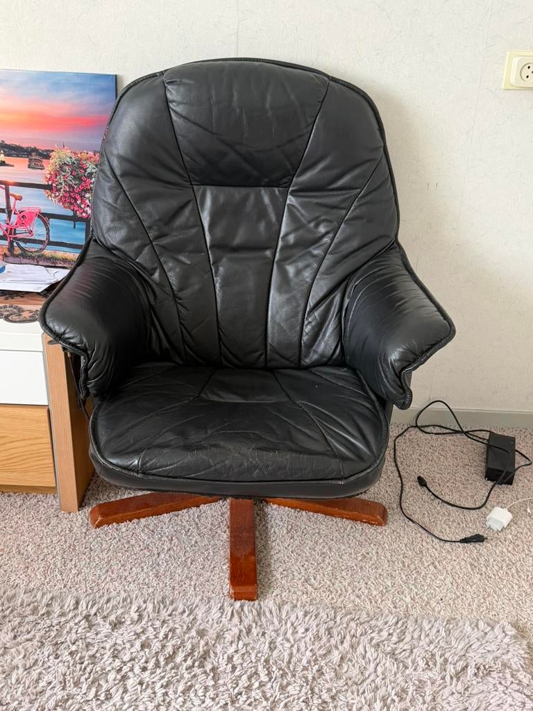 Leer draaistoel, Huis en Inrichting, Fauteuils, Zo goed als nieuw, Leer, 50 tot 75 cm, 75 tot 100 cm, Ophalen