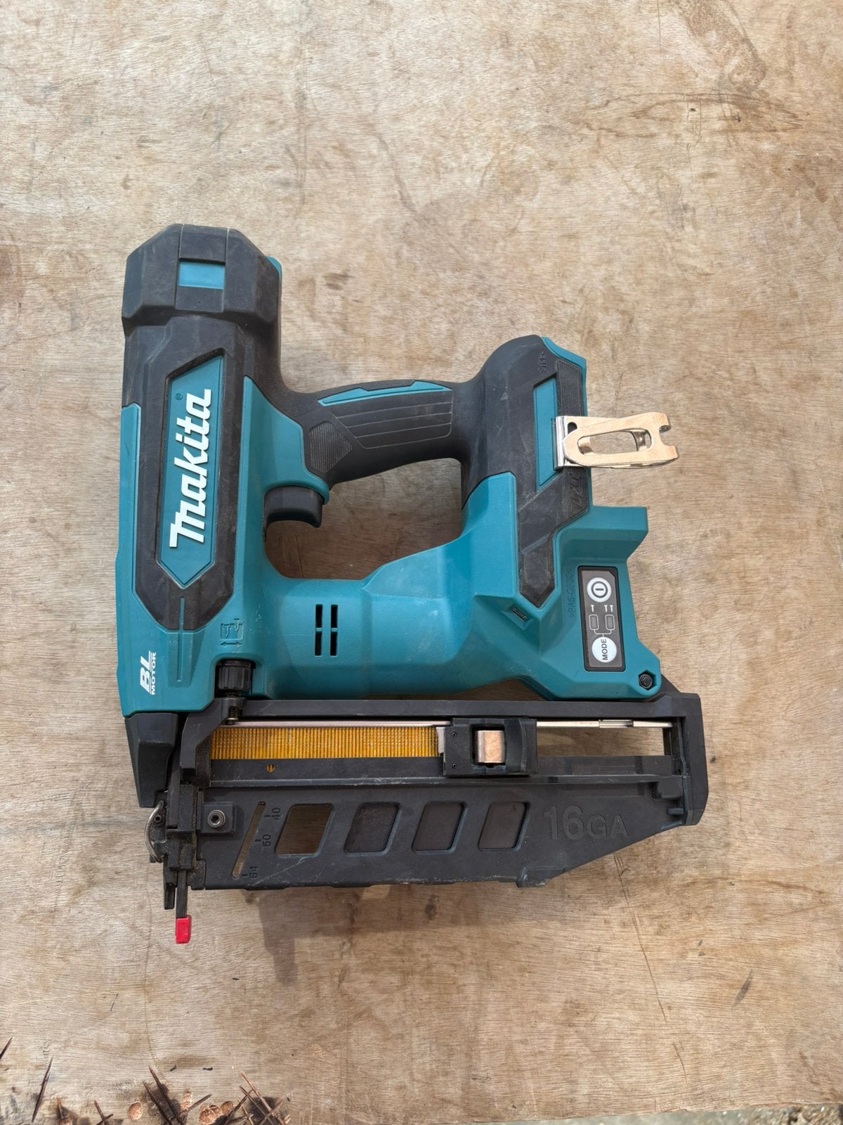 Makita dbn 601z, Doe-het-zelf en Verbouw, Gereedschap | Boormachines, Ophalen of Verzenden, Zo goed als nieuw, Boor- en/of Breekhamer