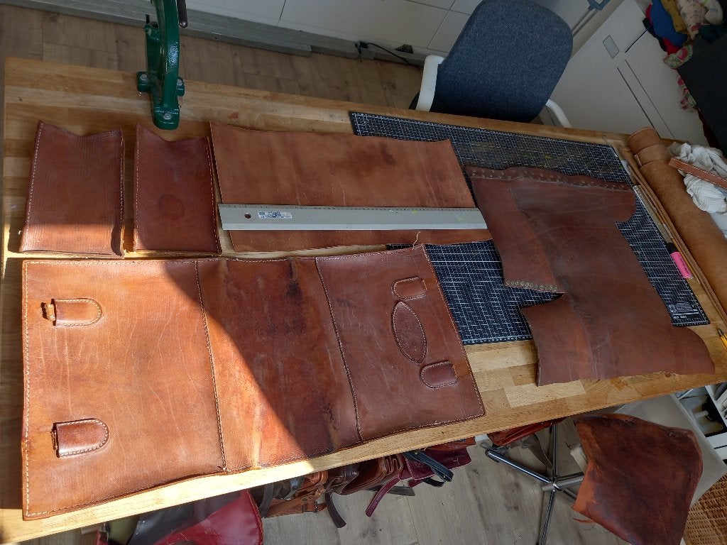Naturel, cognacbruin Tuigleer. Gebruikt, maar mooi., Hobby en Vrije tijd, Stoffen en Lappen, Gebruikt, Bruin, Leer of Kunstleer
