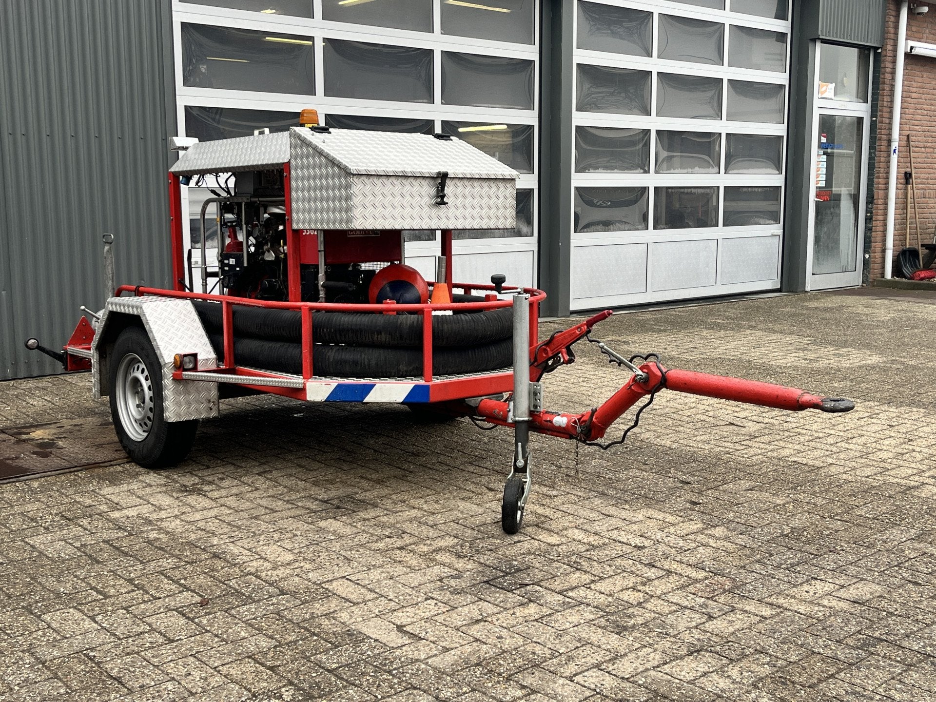 Brandweeraanhanger Waterpomp Bluswater Aansluitslangen Zuige, Dani Autobedrijven B.V., Verkoop@daniautomobielen.nl, Ootmarsumseweg 110
7665SE  ALBERGEN, NL