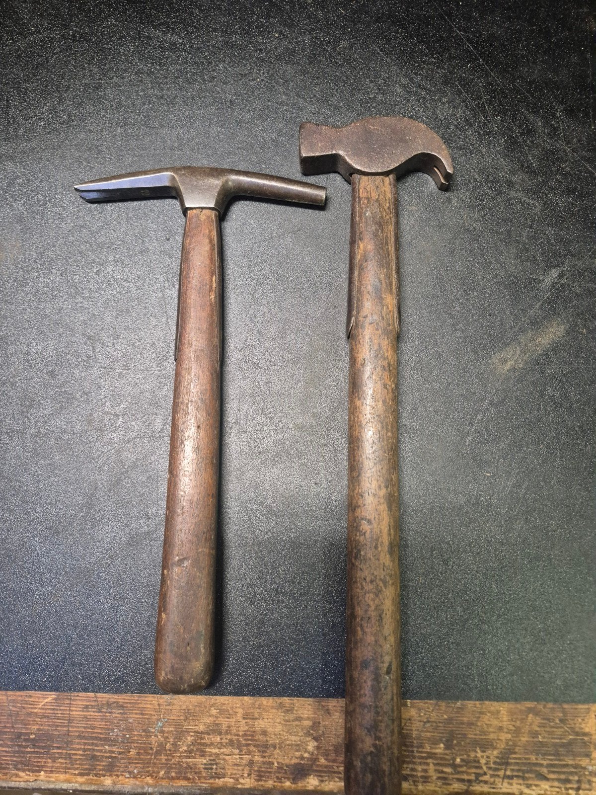 2 hamers stoffeerdershamer en hoefhamer picard stirrup, Verzenden