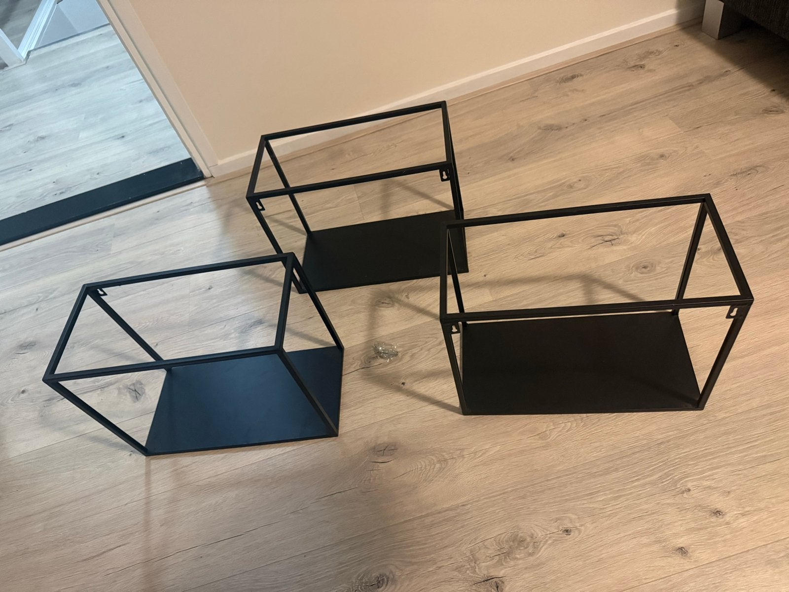 Set van 3 zwarte metalen wandplanken (huisvorm), Ophalen, Gebruikt, Zwart, Metaal