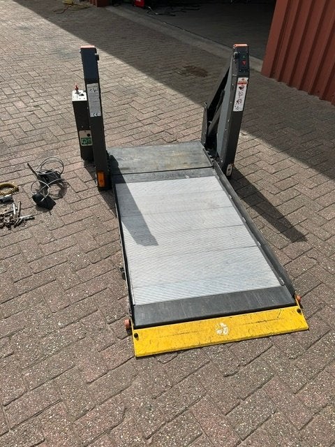 Dhollandia Rolstoellift / Cassettelift 450kg (Type DHP2.04), Diversen, Ophalen, Gebruikt