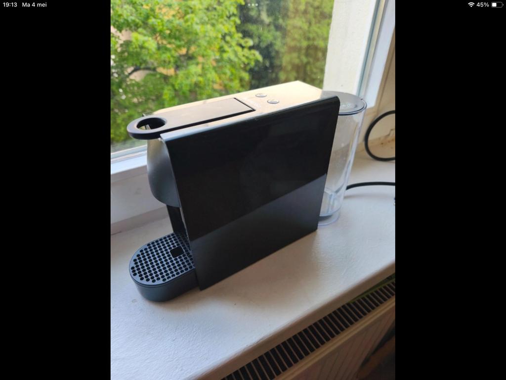 Nespresso mini zwart zagn, Ophalen of Verzenden, Zo goed als nieuw, Koffiemachine