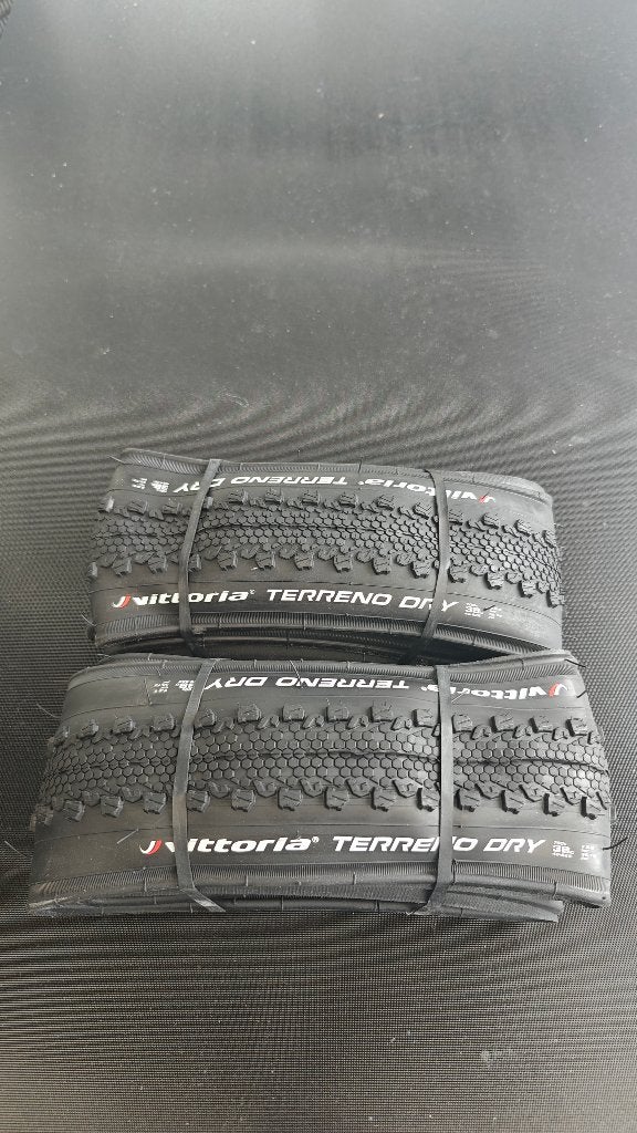Vittoria Terreno Dry 700x38c 40-622, Fietsen en Brommers, Band, Vittoria, Nieuw, Ophalen of Verzenden