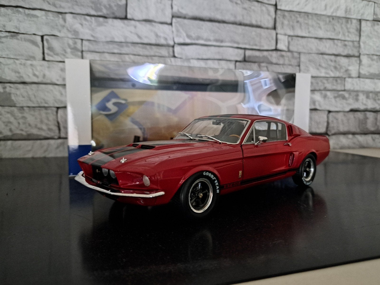 MOET WEG Solido 1:18 Ford Mustang Shelby GT500, Hobby en Vrije tijd, Modelauto's | 1:18, Ophalen of Verzenden, Zo goed als nieuw