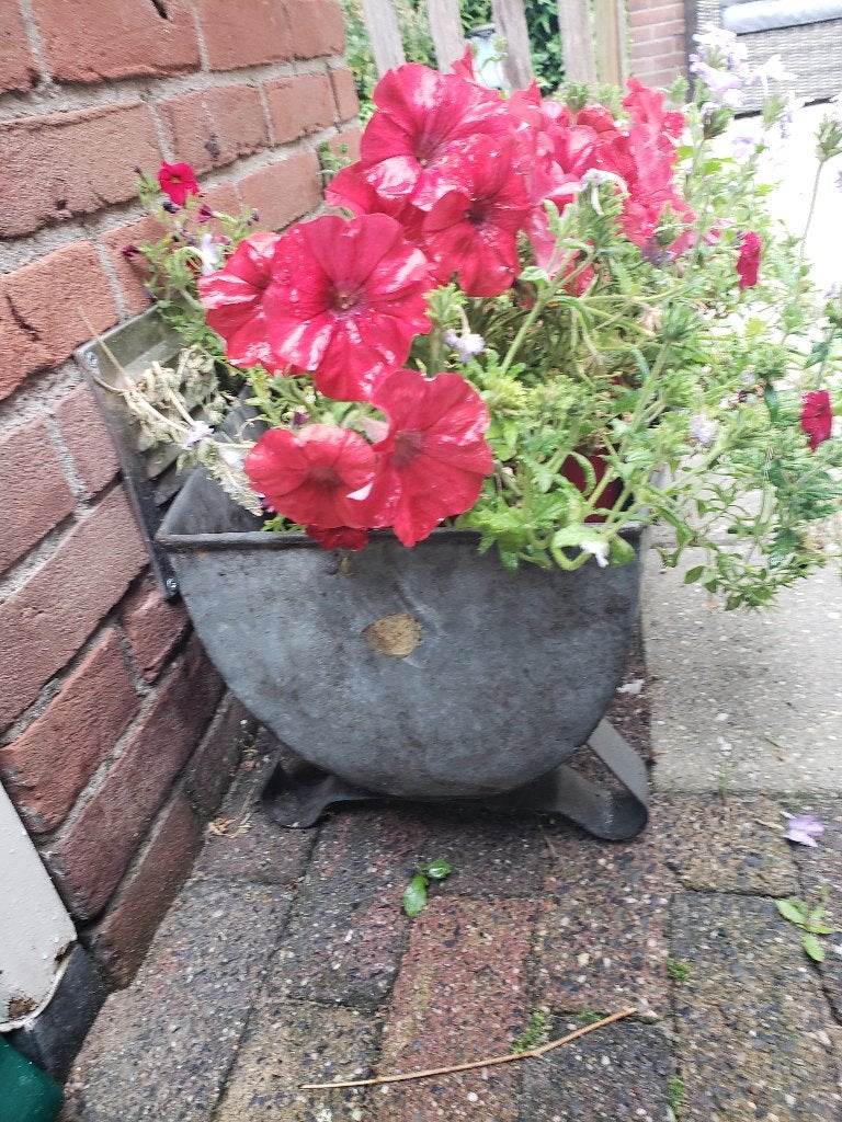 Trog plantenbak, Ophalen