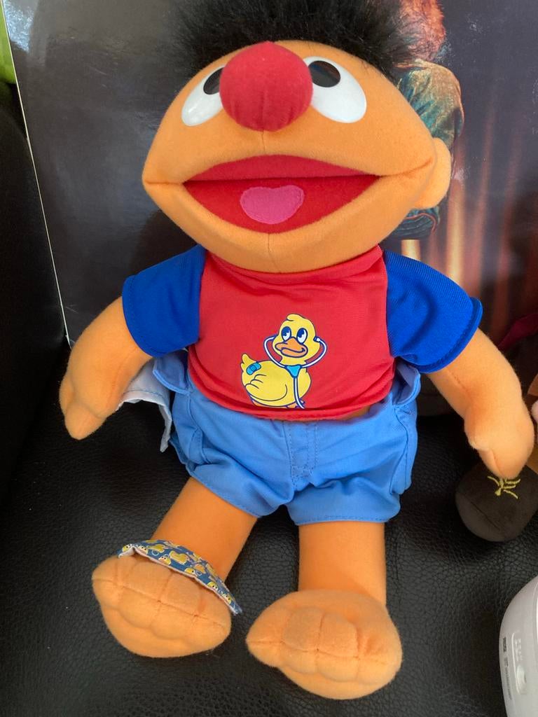 Sesamstraat Bert knuffel met eendje shirt, Gebruikt, Overige merken, Overige karakters, Overige typen