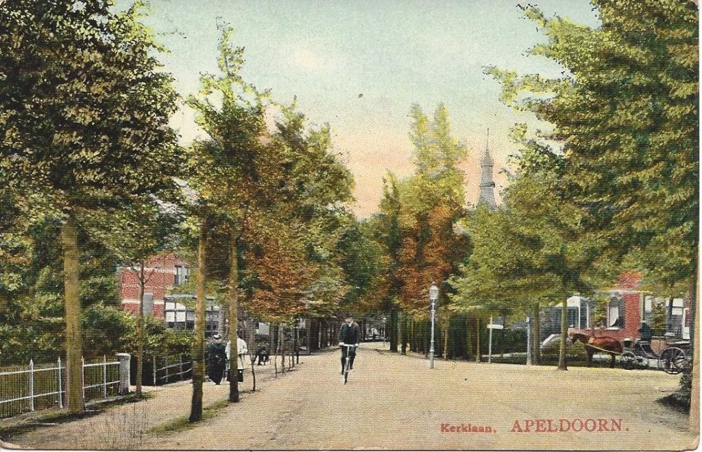 Apeldoorn (Gld.) Kerklaan, Volk, Tulpkaart, gelopen 1912, Ophalen of Verzenden, Voor 1920, Gelopen, Gelderland