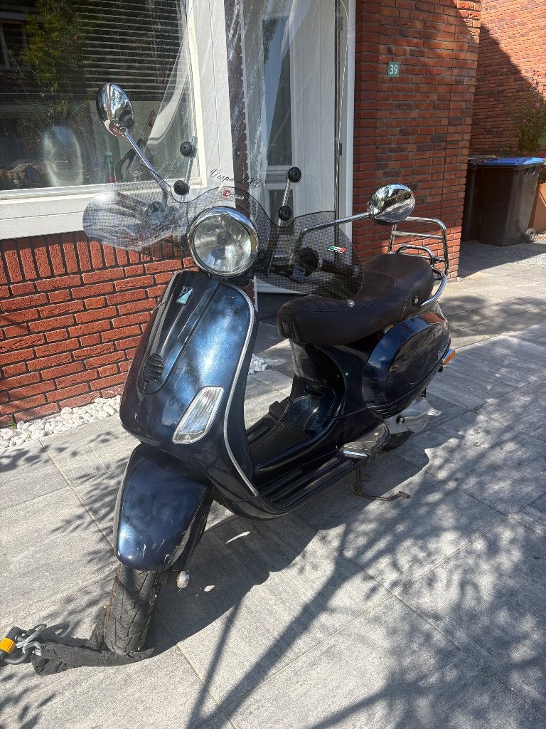 Vespa LXV 2 t (2008), Fietsen en Brommers, Ophalen, Gebruikt, Maximaal 45 km/u, Vespa LXV