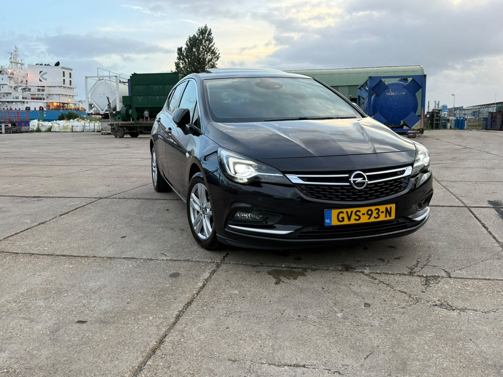 Opel Astra 1.6 Cdti 140PK | 2015 | Bomvol | Matrix LED, 136 pk, Zwart, 4 cilinders, 1264 kg