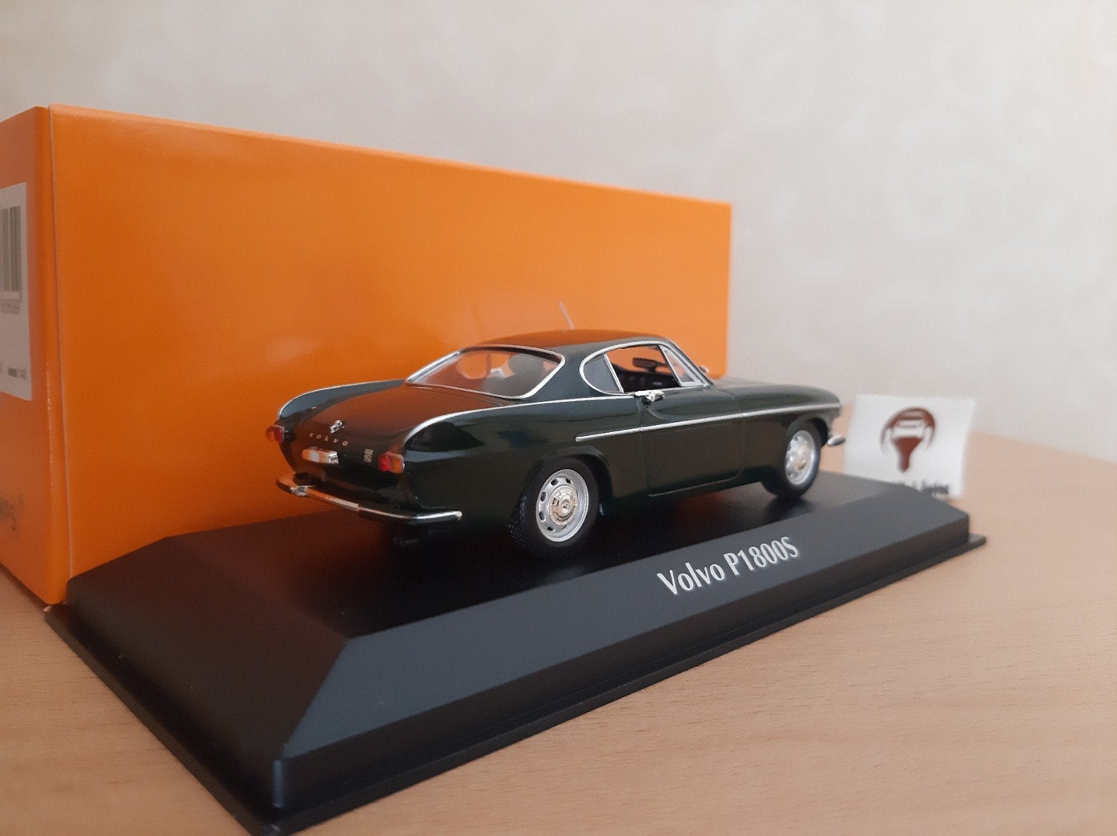 Volvo P1800S Coupe 1969 donkergroen van Maxichamps 1:43, Overige merken, Auto, Nieuw, Ophalen of Verzenden