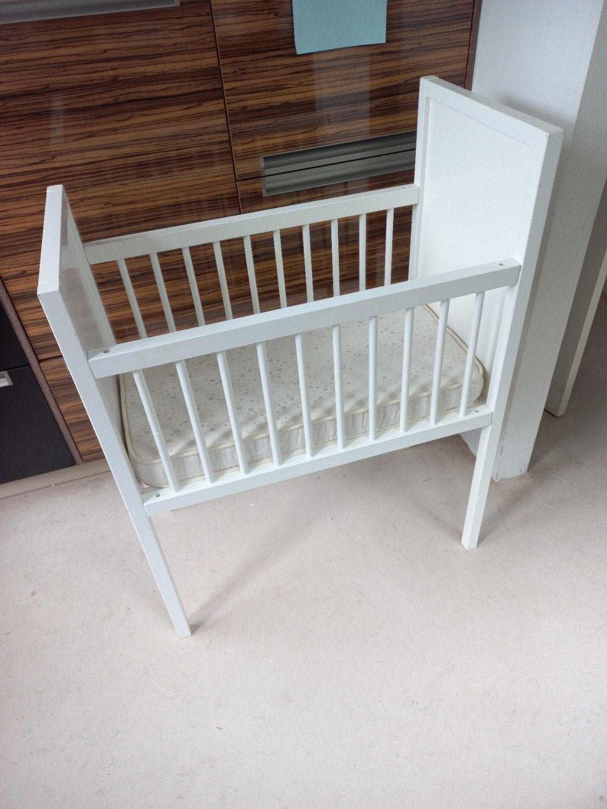 Te koop: mooi kinder ledikantje, incl matras, Ophalen, Gebruikt, Ledikant