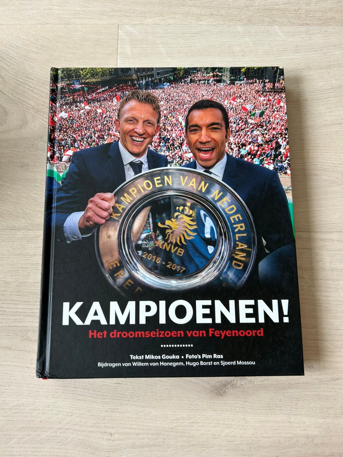Feyenoord kampioen - Het droomseizoen van Feyenoord 2016-17, Ophalen of Verzenden, Zo goed als nieuw, Balsport