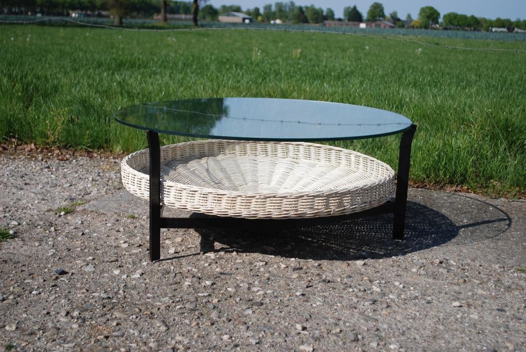 Salontafel met rotan mand en glazen blad, Ophalen, Gebruikt, 50 tot 100 cm, 50 tot 100 cm
