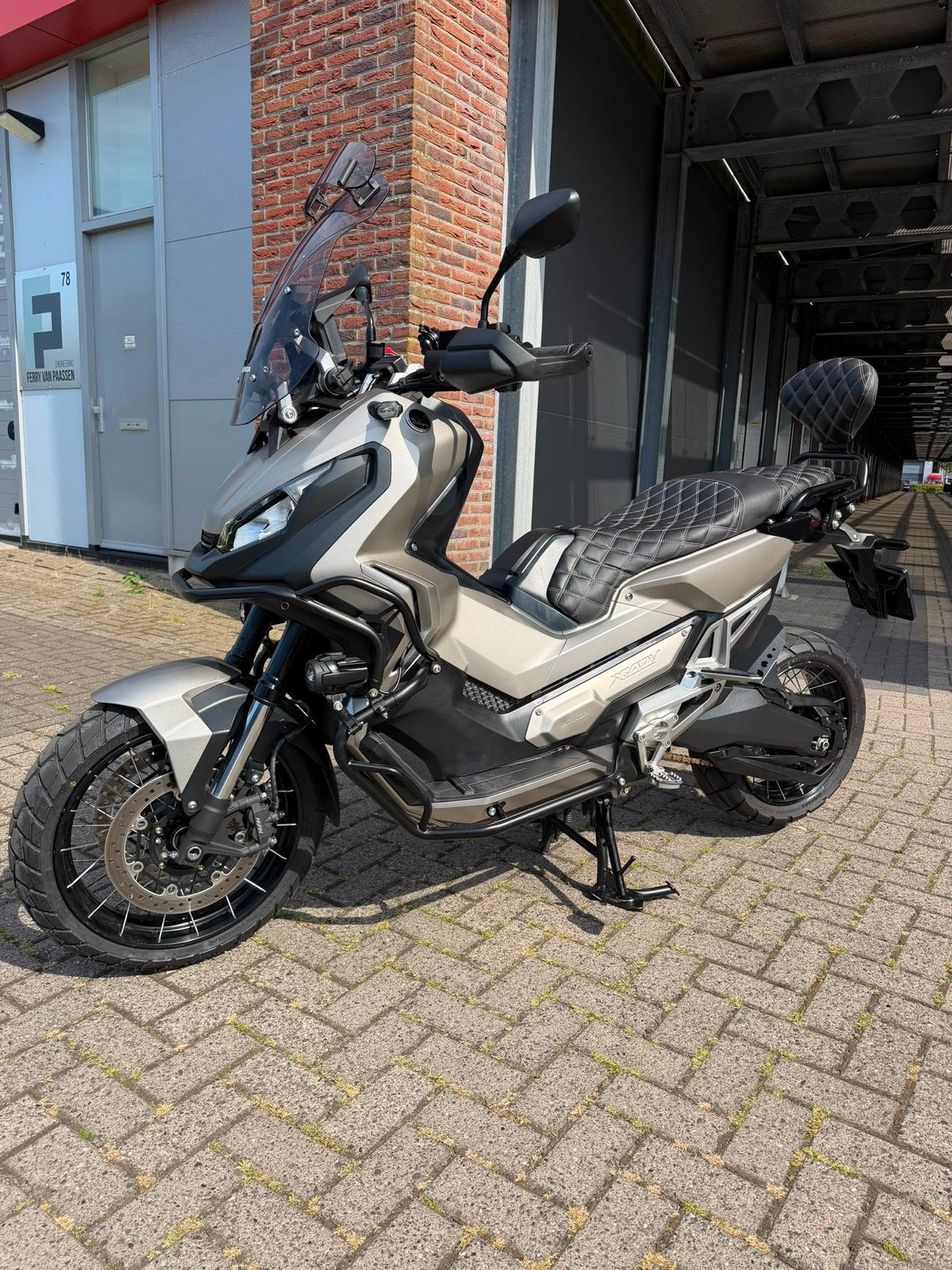Honda X-ADV nieuwstaat 5600 km., Scooter, Particulier, Automaat