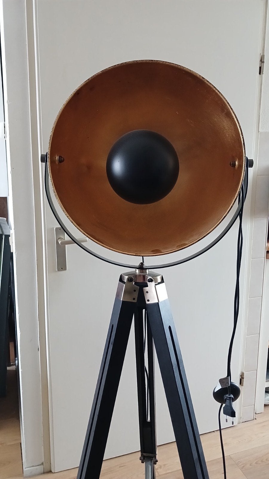 Stijlvolle Vloerlamp met Statief - Zwart/Goud, Ophalen, Modern, Industrieel, E27 (groot), Zo goed als nieuw