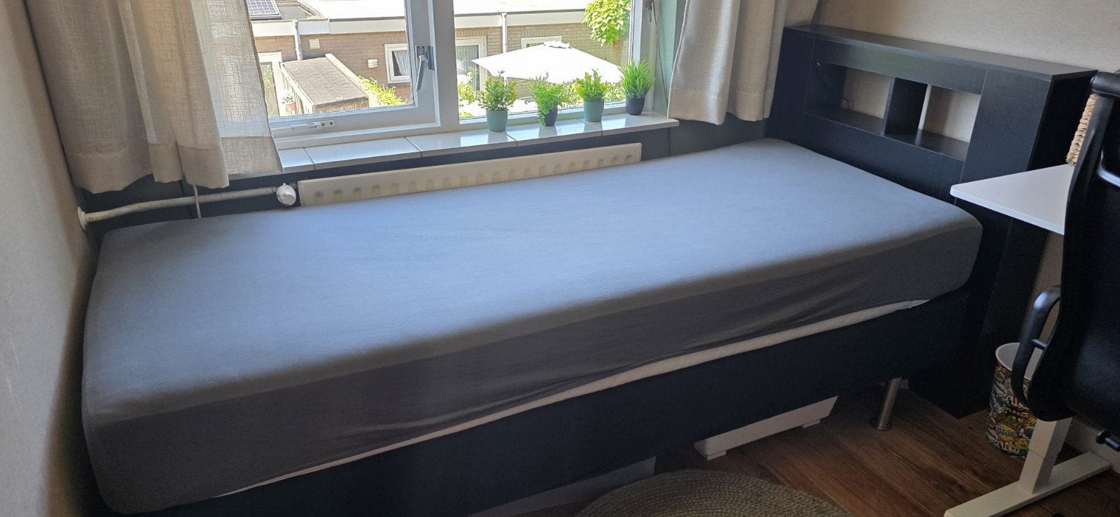 Ikea boxspring 90x220 met matras (inclusief hoofdbord), Huis en Inrichting, Slaapkamer | Bedden, Ophalen, 90 cm, Eenpersoons, Zwart