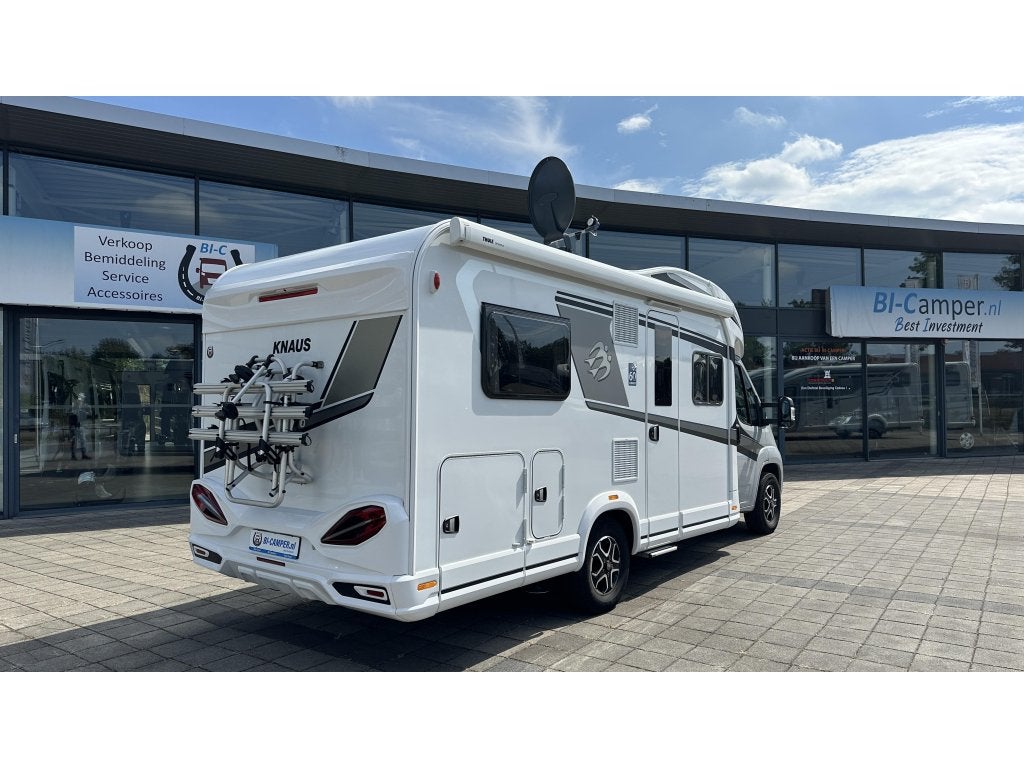 Knaus Sky Wave 60 Years 650 MF Autom-hefbed-luchtvering etc., Caravans en Kamperen, Campers, Chemisch toilet, Koelkast, Ringverwarming