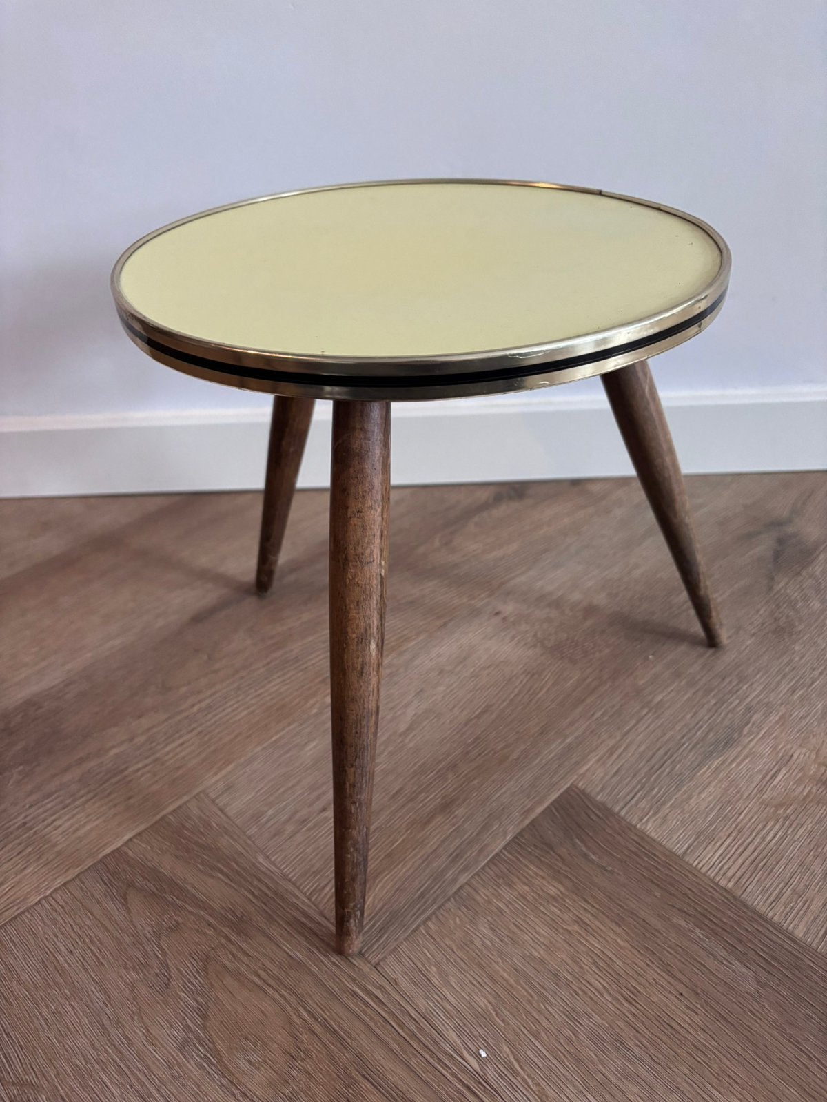 Prachtig vintage plantentafeltje / bijzettafeltje (jaren 60), Huis en Inrichting, Ophalen of Verzenden, Zo goed als nieuw, Rond