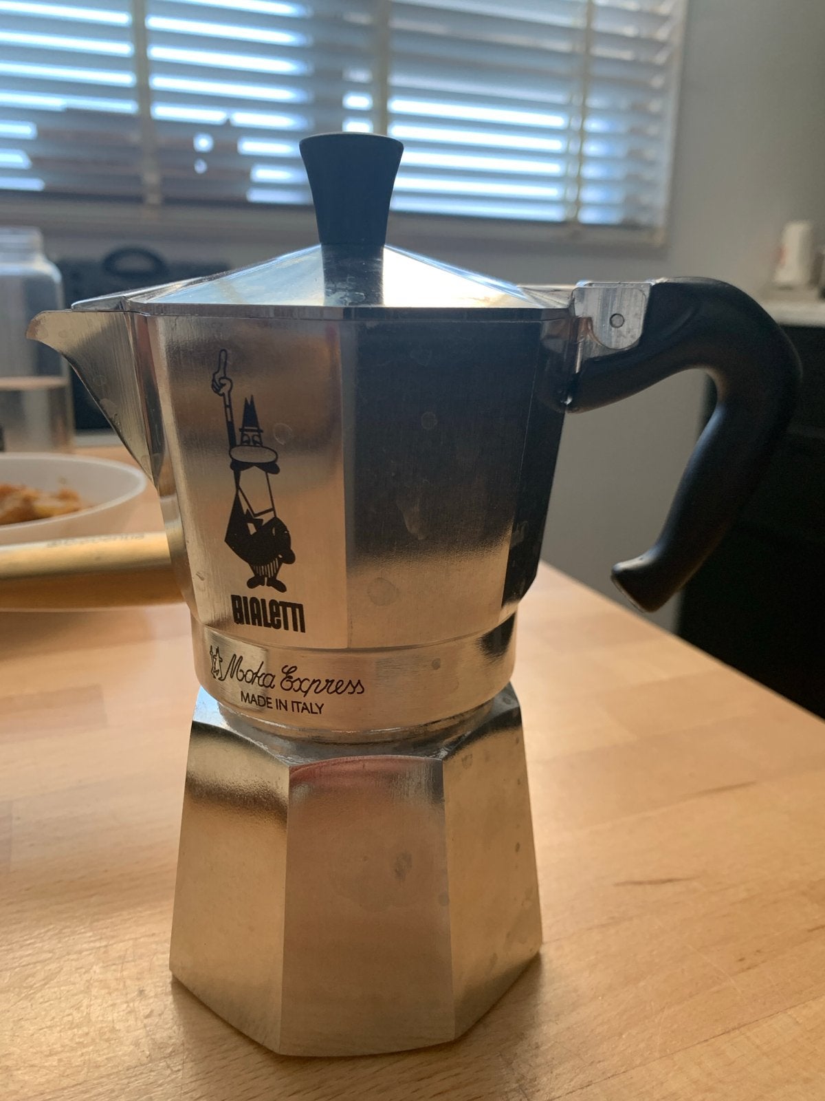Bialetti Moka Express - Klassieke Italiaanse Koffiepot, Gebruikt, Espresso apparaat, Gemalen koffie, Ophalen of Verzenden